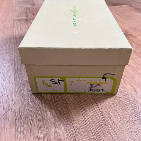 Max Studio Heels - Picture 2 of 7